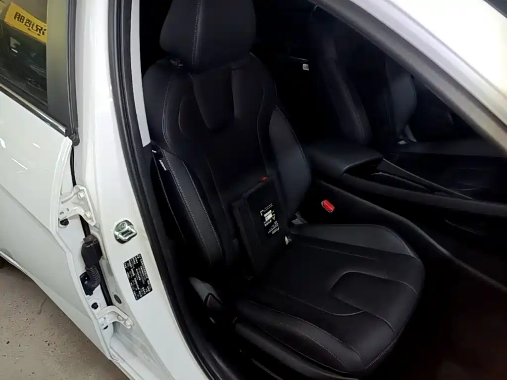 Hyundai Elantra — миниатюра 25