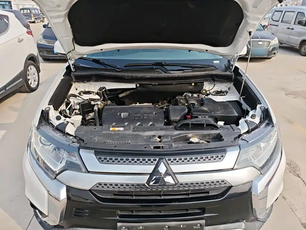 Mitsubishi Outlander — миниатюра 16