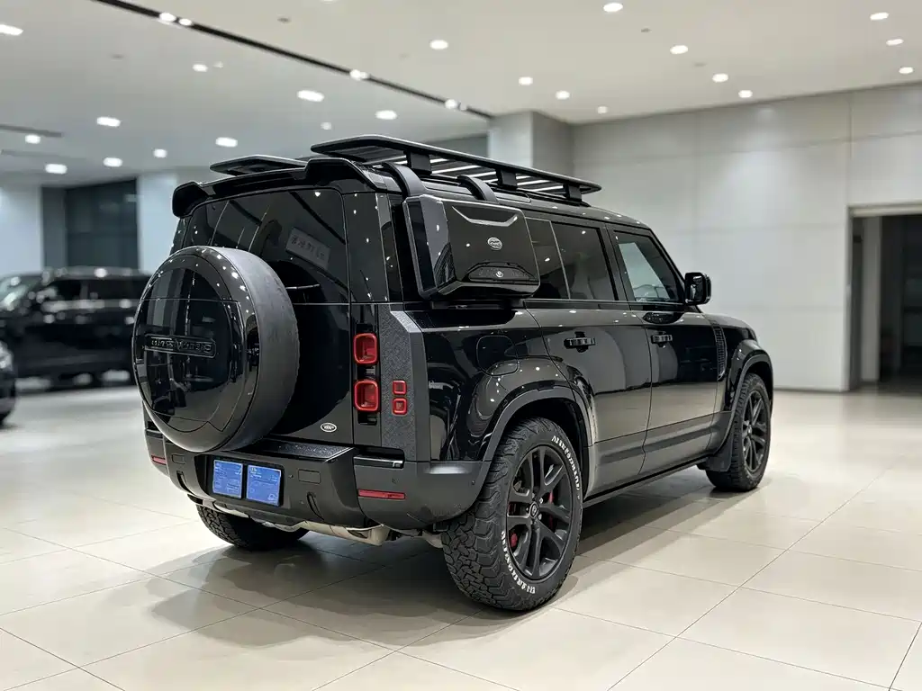 Land Rover Defender 2023 — фото 7