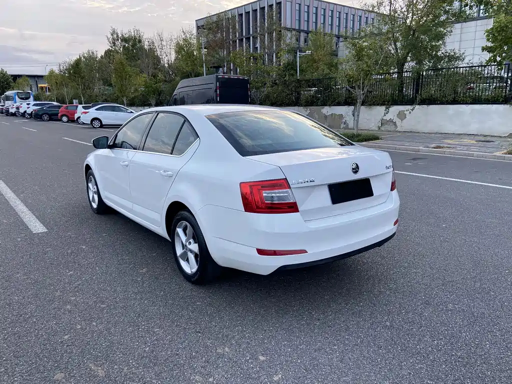 Skoda Octavia — миниатюра 6