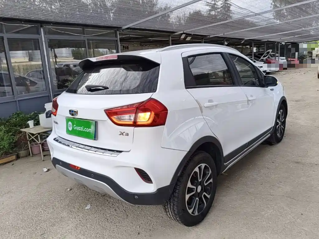 Geely Vision X3 — миниатюра 7