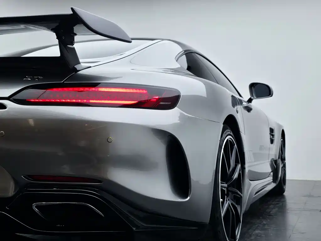 MERCEDES-BENZ AMG GT