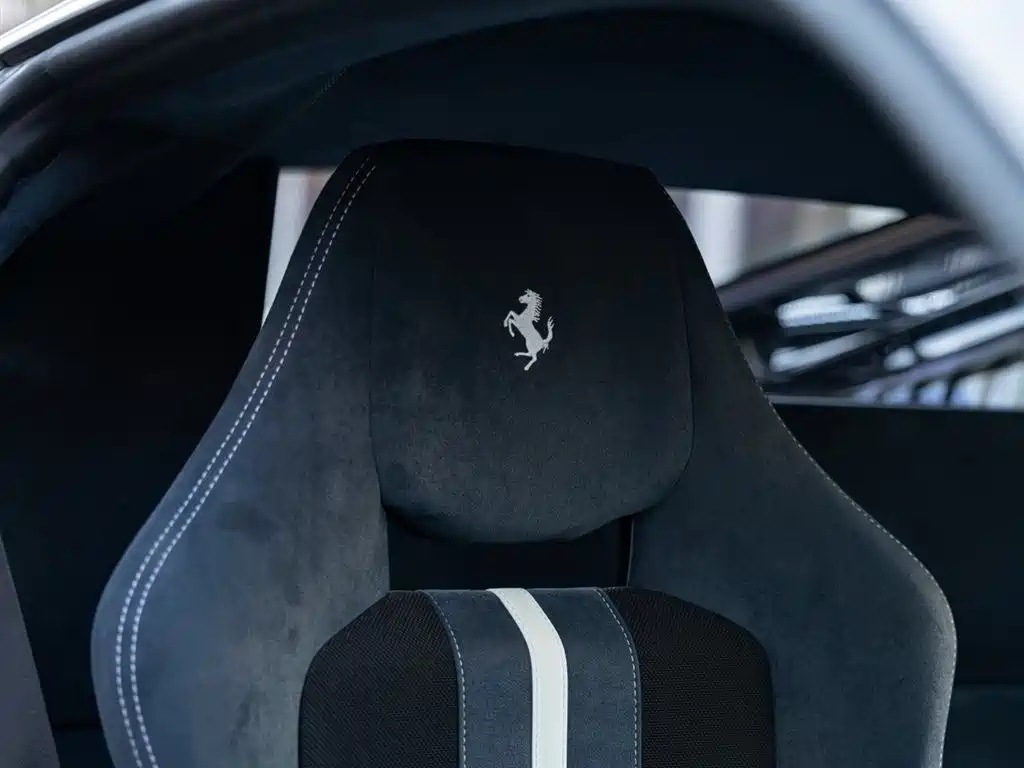 FERRARI 488