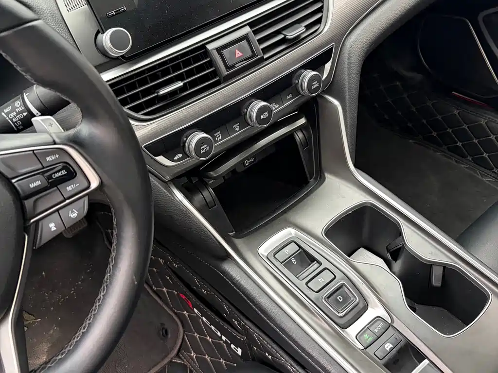Honda Accord — миниатюра 12