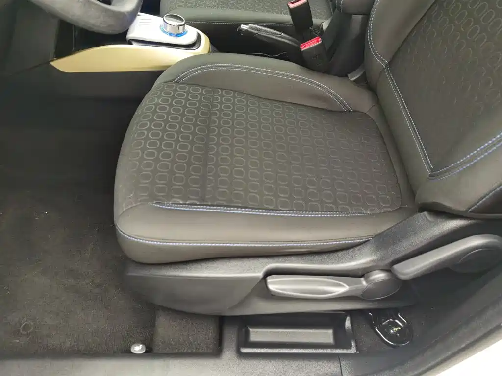 Changan CS15EV — миниатюра 20