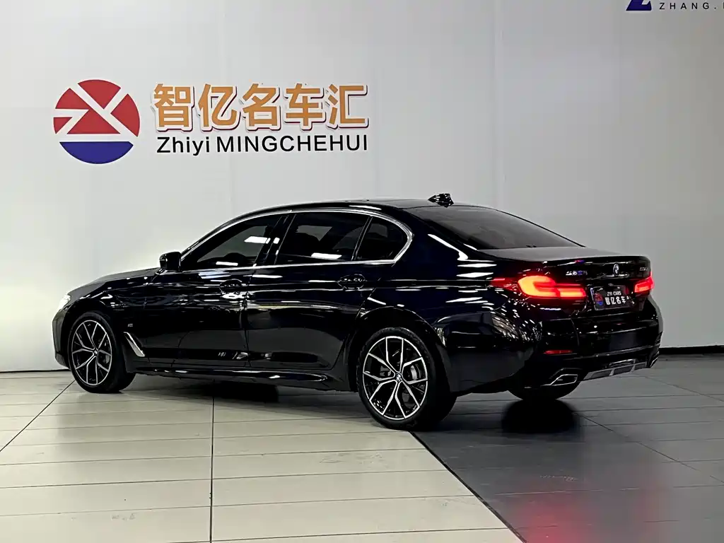 BMW 5 Series — миниатюра 13