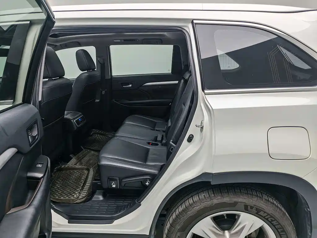 Toyota Highlander — миниатюра 10