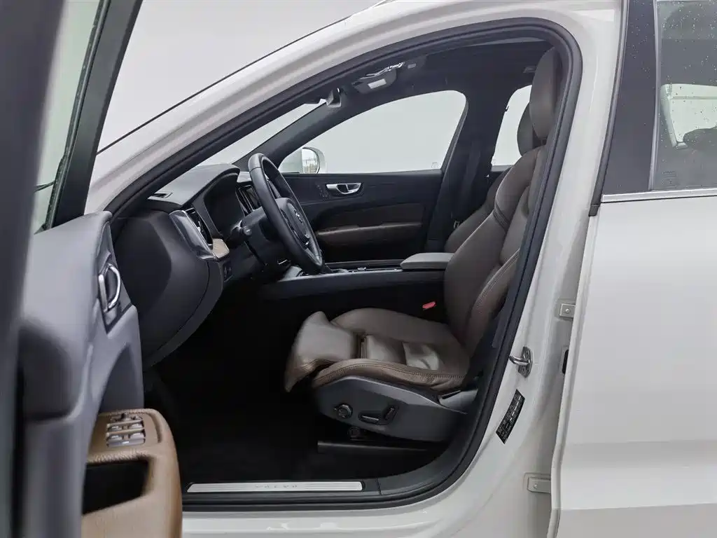 Volvo XC60 2021 T5 Luxury