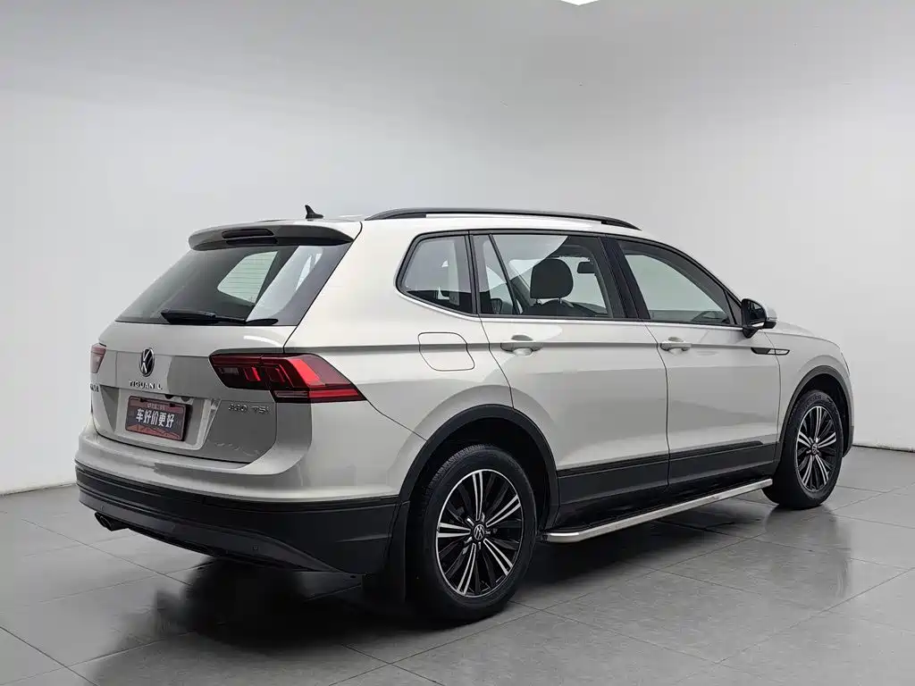Volkswagen Tiguan L — миниатюра 2