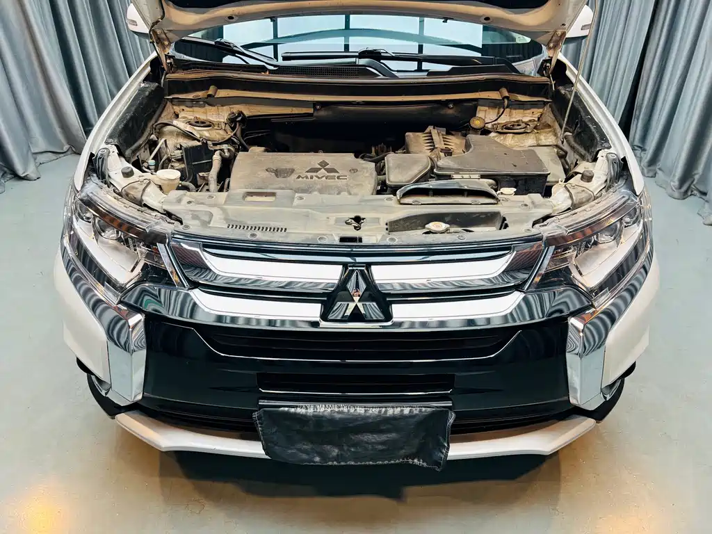 Mitsubishi Outlander — миниатюра 19