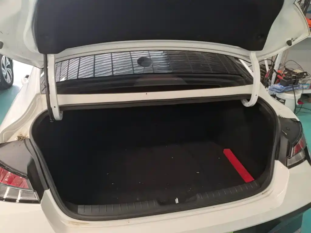 Hyundai Elantra — миниатюра 19