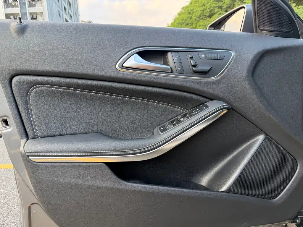 Mercedes-Benz GLA — миниатюра 10