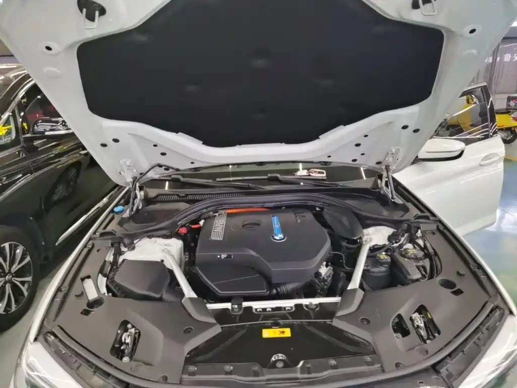 BMW 5 Series New Energy — миниатюра 20