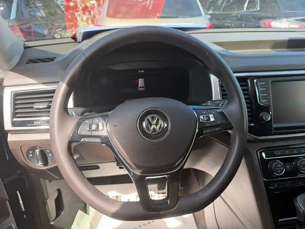 Volkswagen Teramont — миниатюра 6