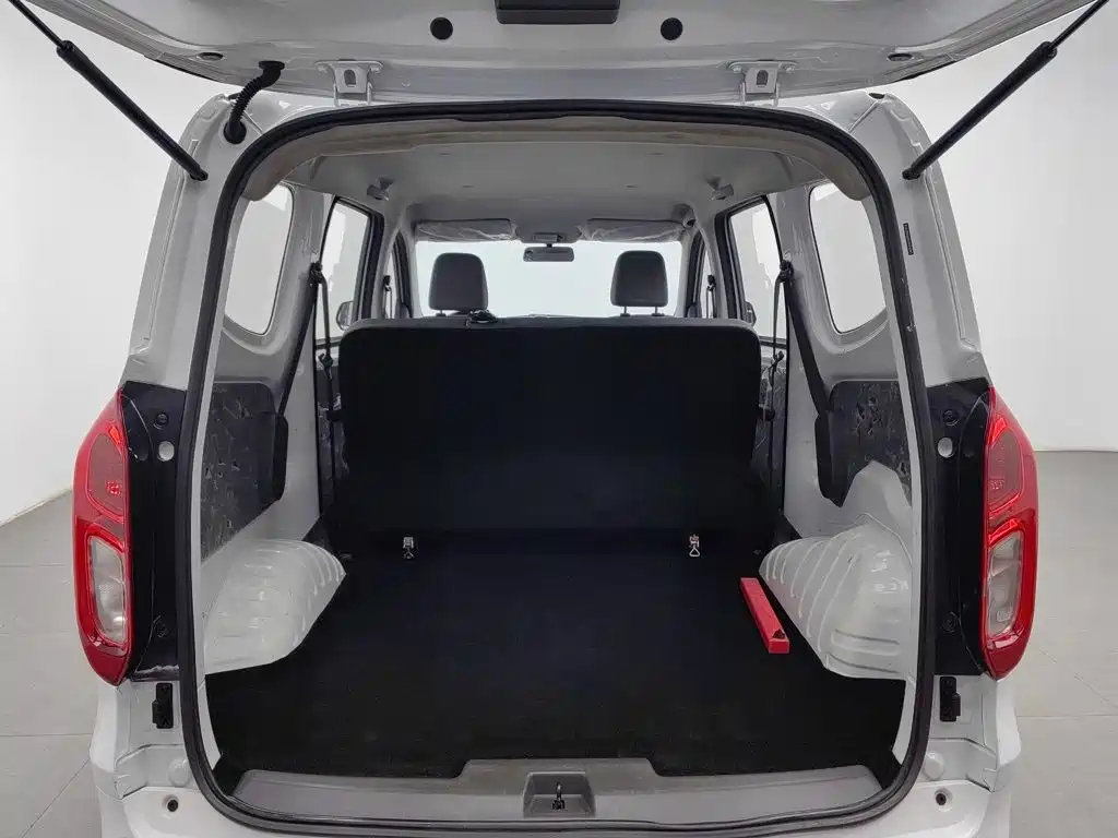 Wuling Hongguang EV — миниатюра 16