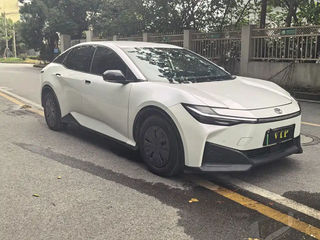 Toyota bZ3 — миниатюра 3