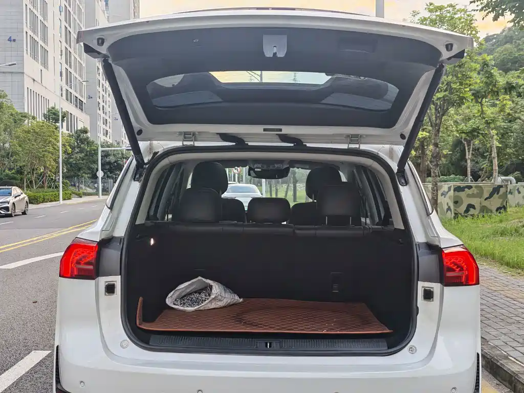 Roewe RX5 eMAX — миниатюра 14