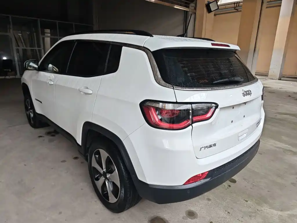 Jeep Compass — миниатюра 5
