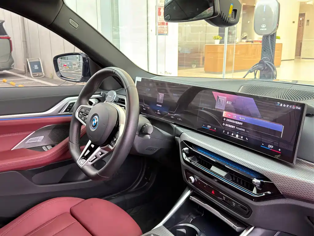 BMW i4 — миниатюра 11
