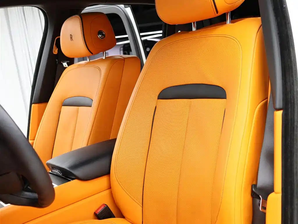 Rolls-Royce Cullinan 2018 мест