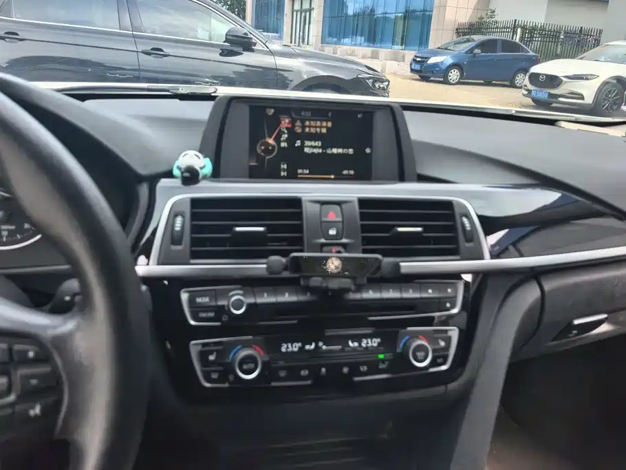 BMW 3 Series — миниатюра 13