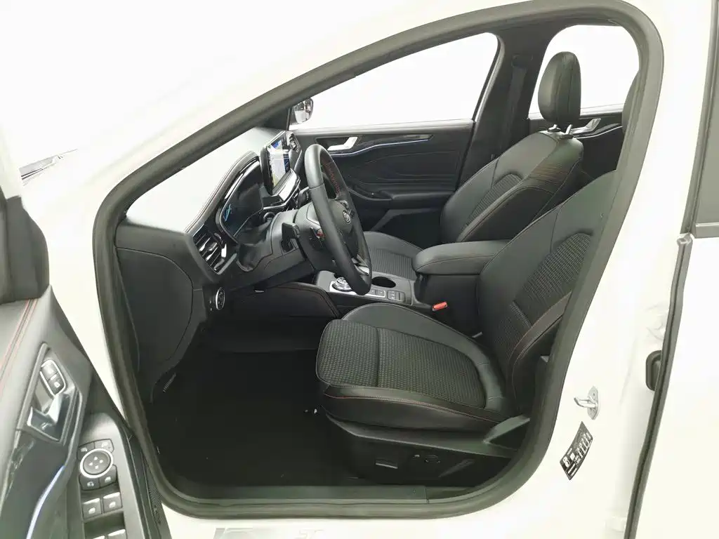 Ford Focus — миниатюра 10