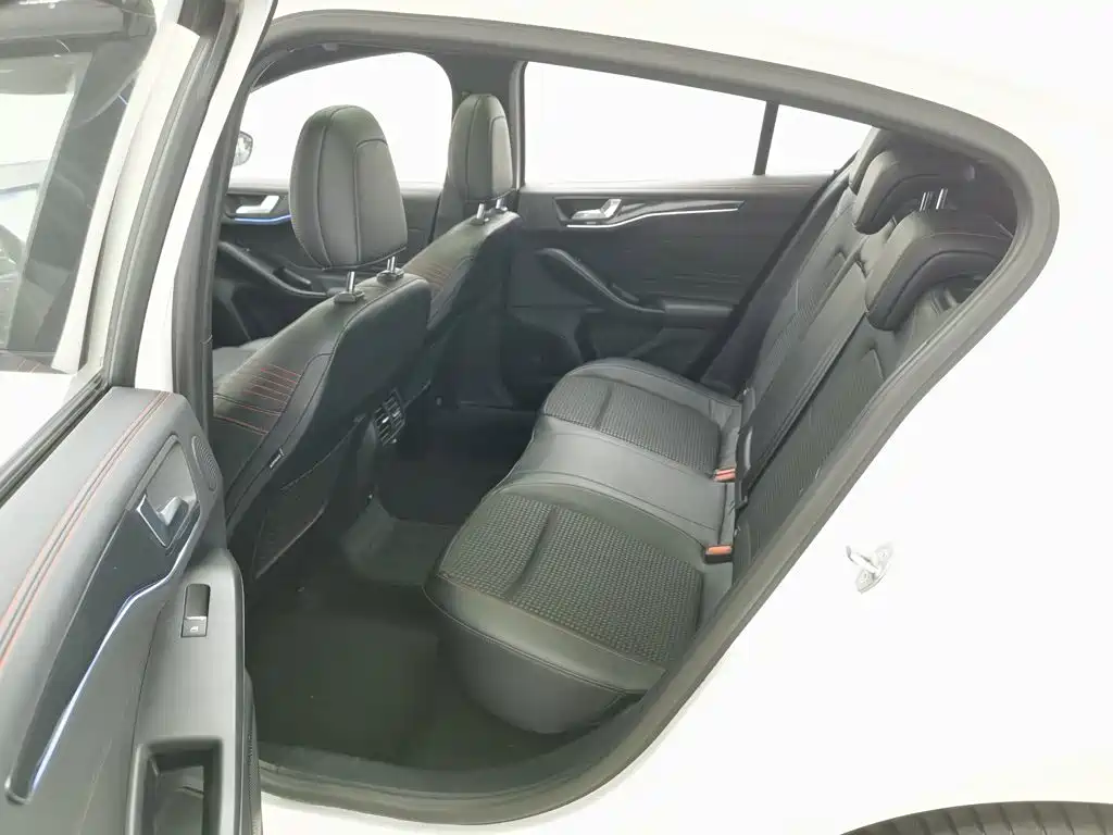 Ford Focus — миниатюра 15
