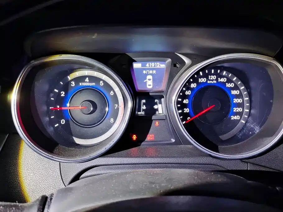 Hyundai Elantra Langdong — миниатюра 14