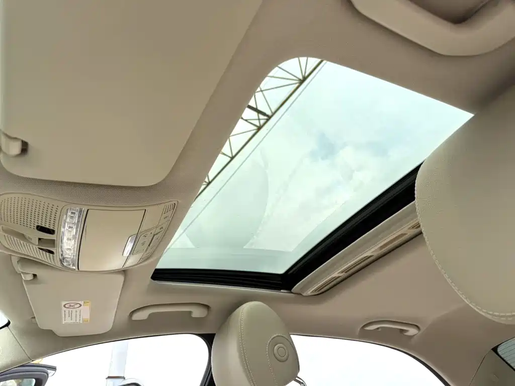 Mercedes-Benz C-Class — миниатюра 11