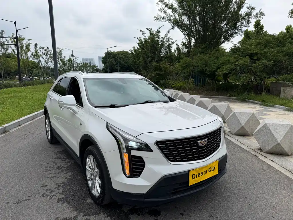 Cadillac XT4 2020 28T