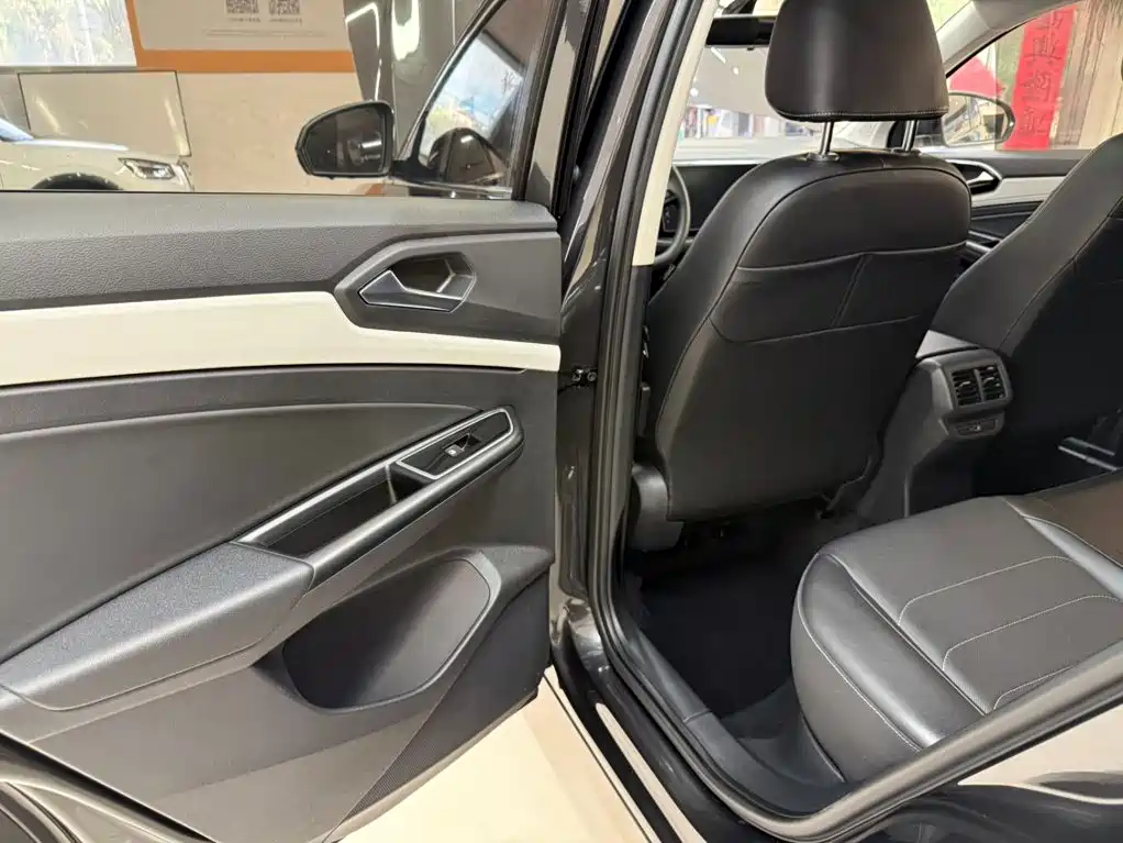 Jetta VS5 - фото 17