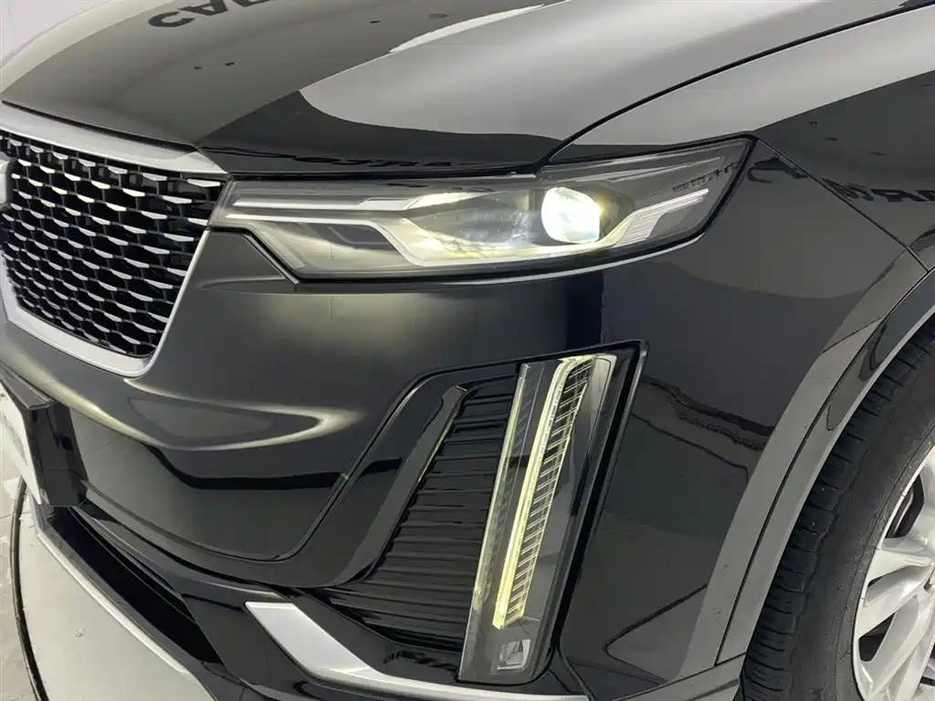 Cadillac XT6 2021 2.0T мест