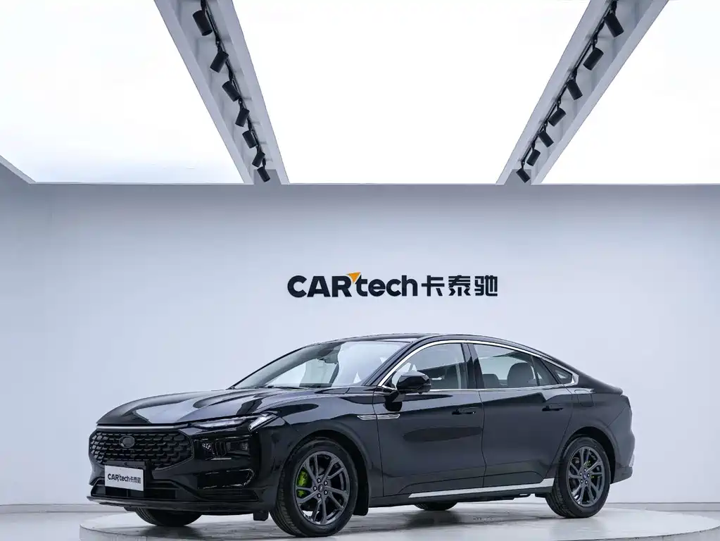 Ford Mondeo 2025 2.0T EcoBoost Luxury