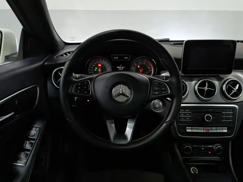 Mercedes-Benz CLA (Import) — миниатюра 11
