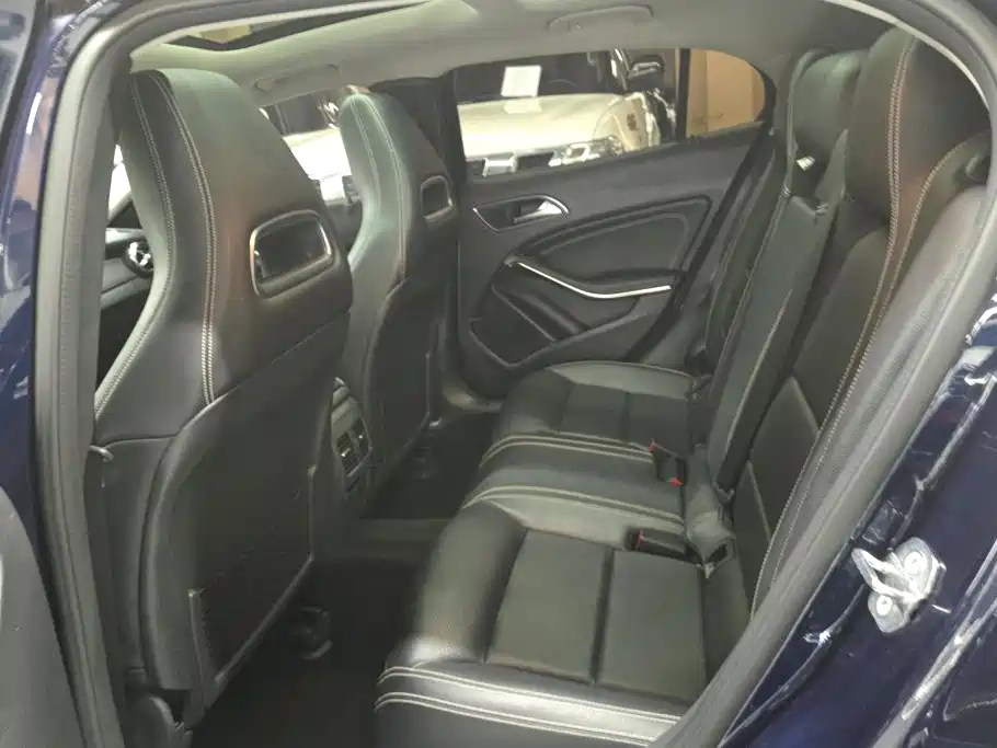 Mercedes-Benz GLA — миниатюра 11