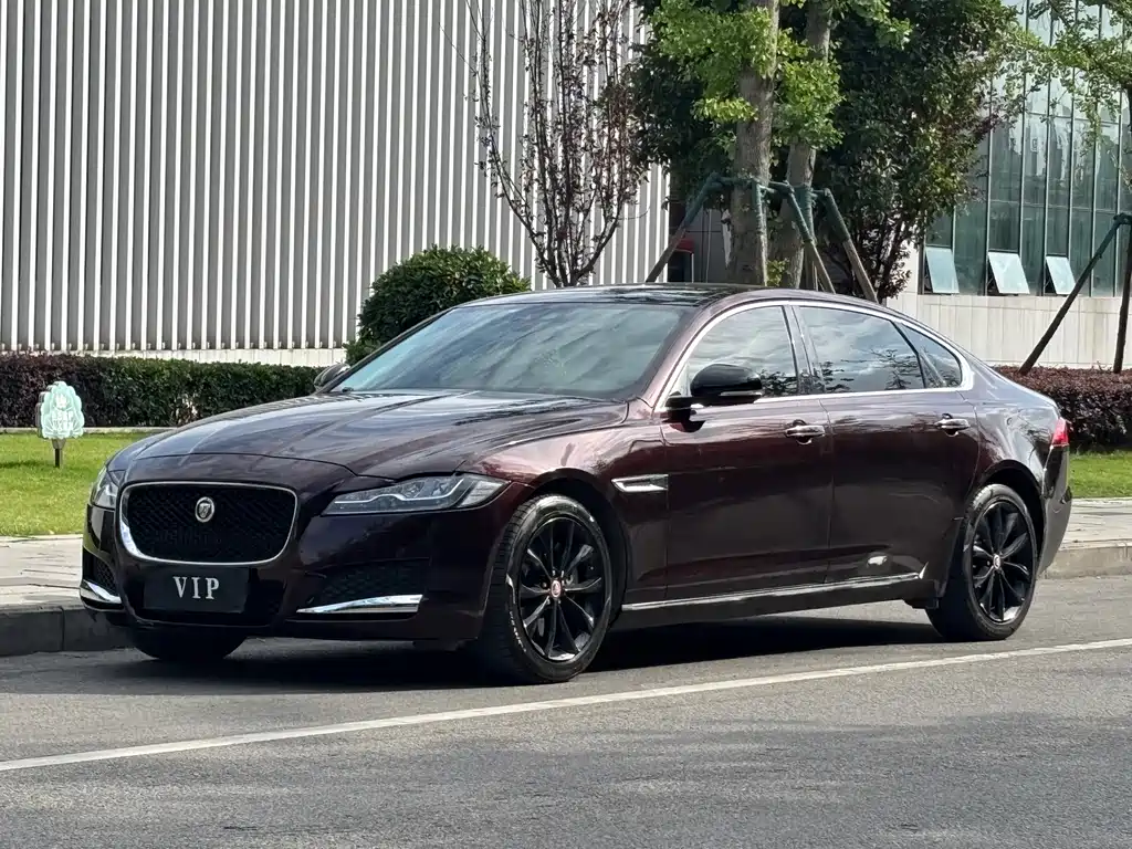 Купить Jaguar XFL