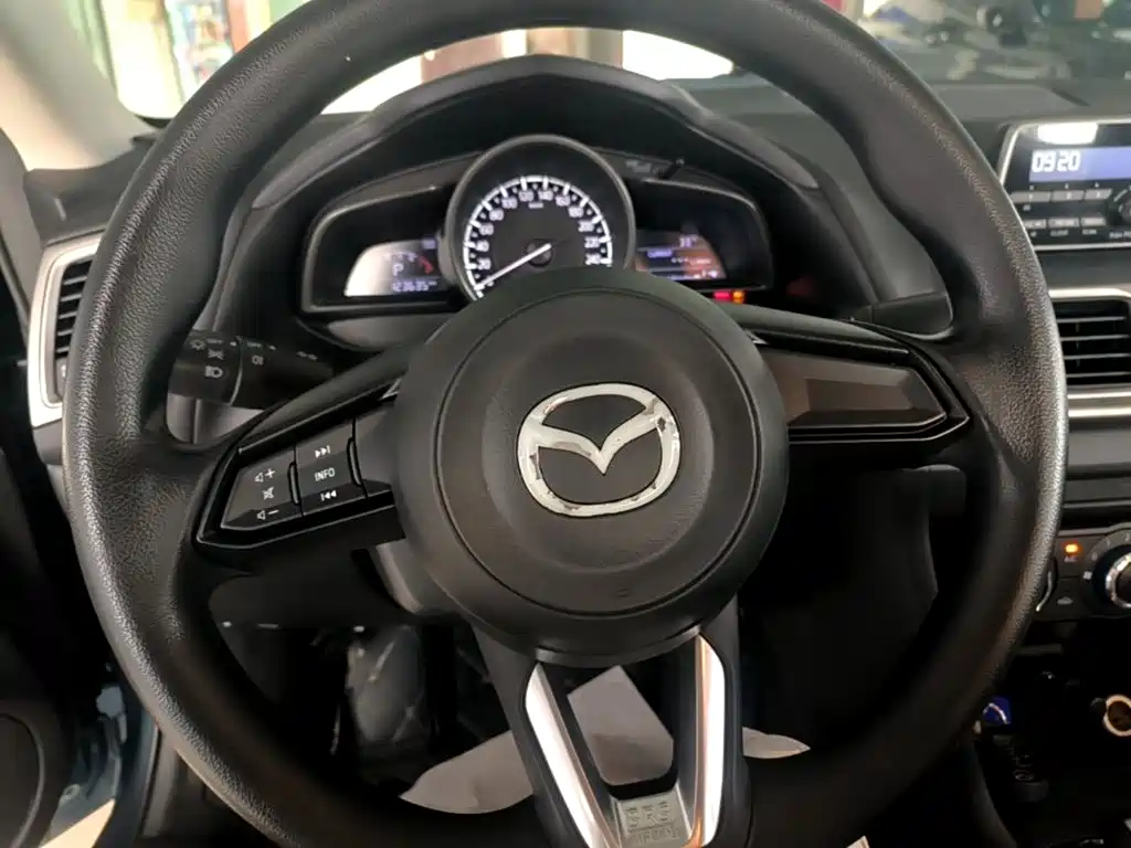 Mazda 3 Axela — миниатюра 11