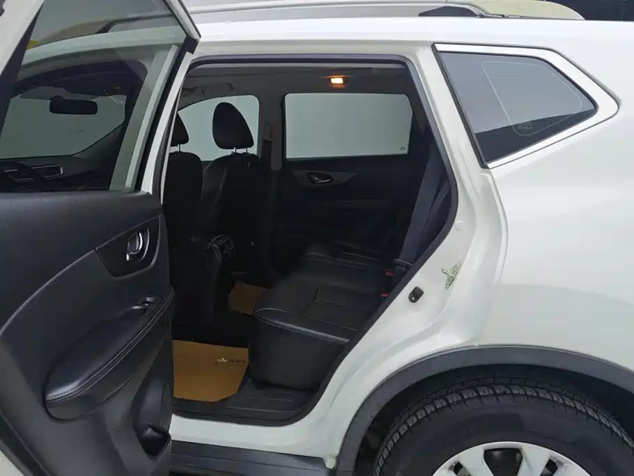 Nissan X-Trail 2.0L CVT Comfort Edition 2WD, фото 11