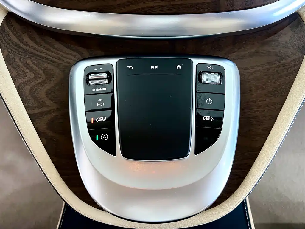 MERCEDES-BENZ V CLASS