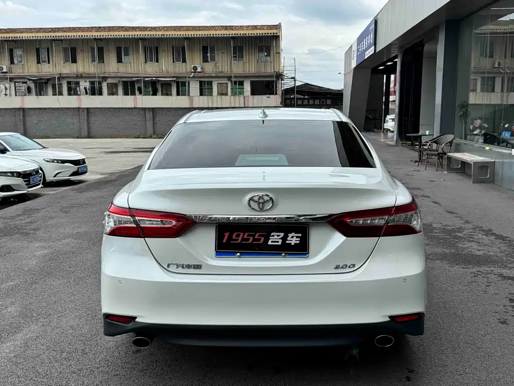 Toyota Camry 2021 2.0G Luxury