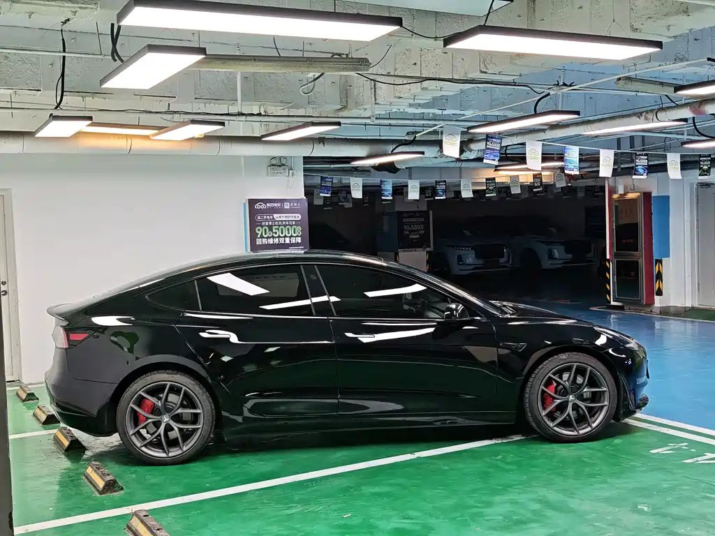 Tesla Model 3 — миниатюра 8