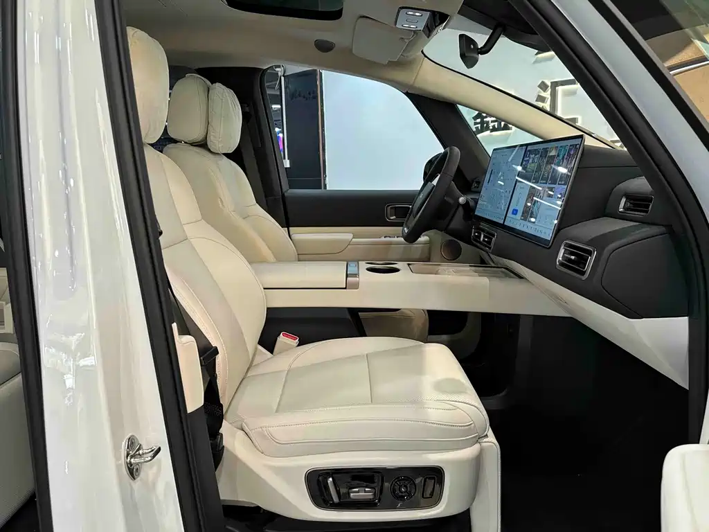Li Auto MEGA 2025 Home