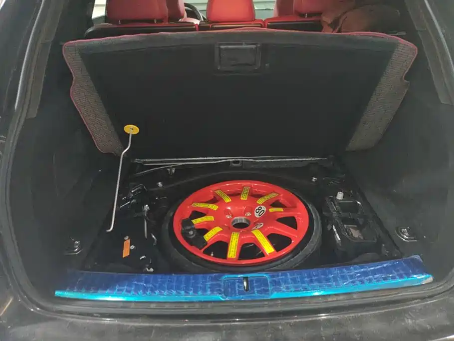 Porsche Cayenne — миниатюра 4