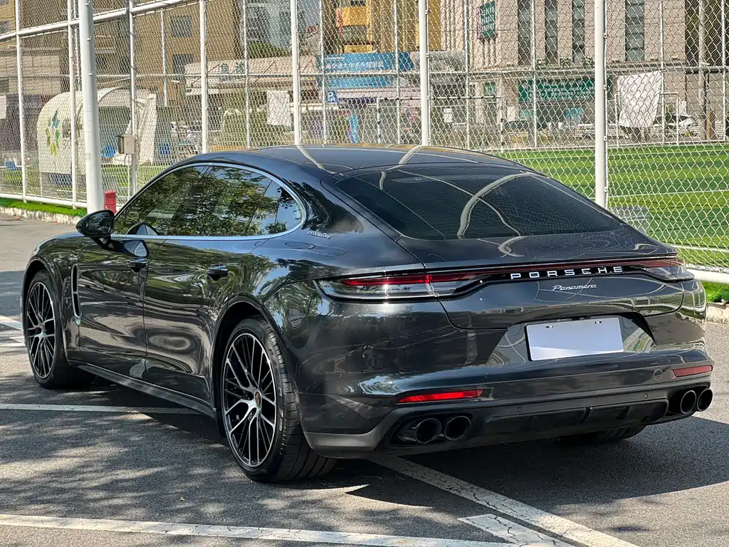PORSCHE PANAMERA