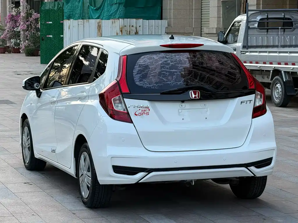 Honda Fit — миниатюра 8