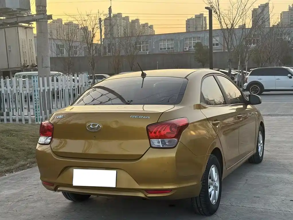HYUNDAI RENA