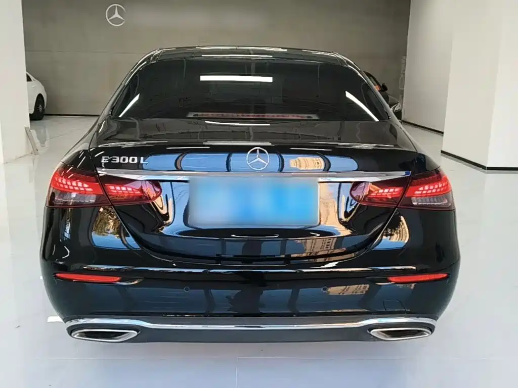 Mercedes-Benz E-Class 2023 — фото 5