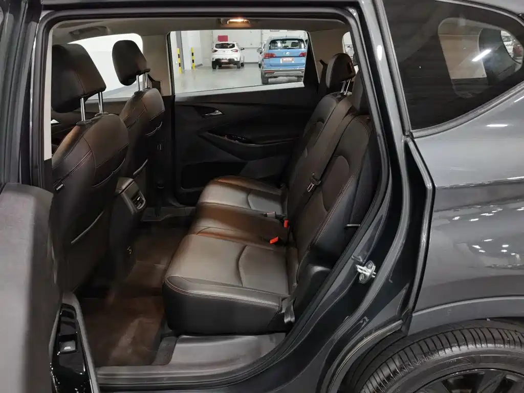 Chevrolet Volando — миниатюра 15