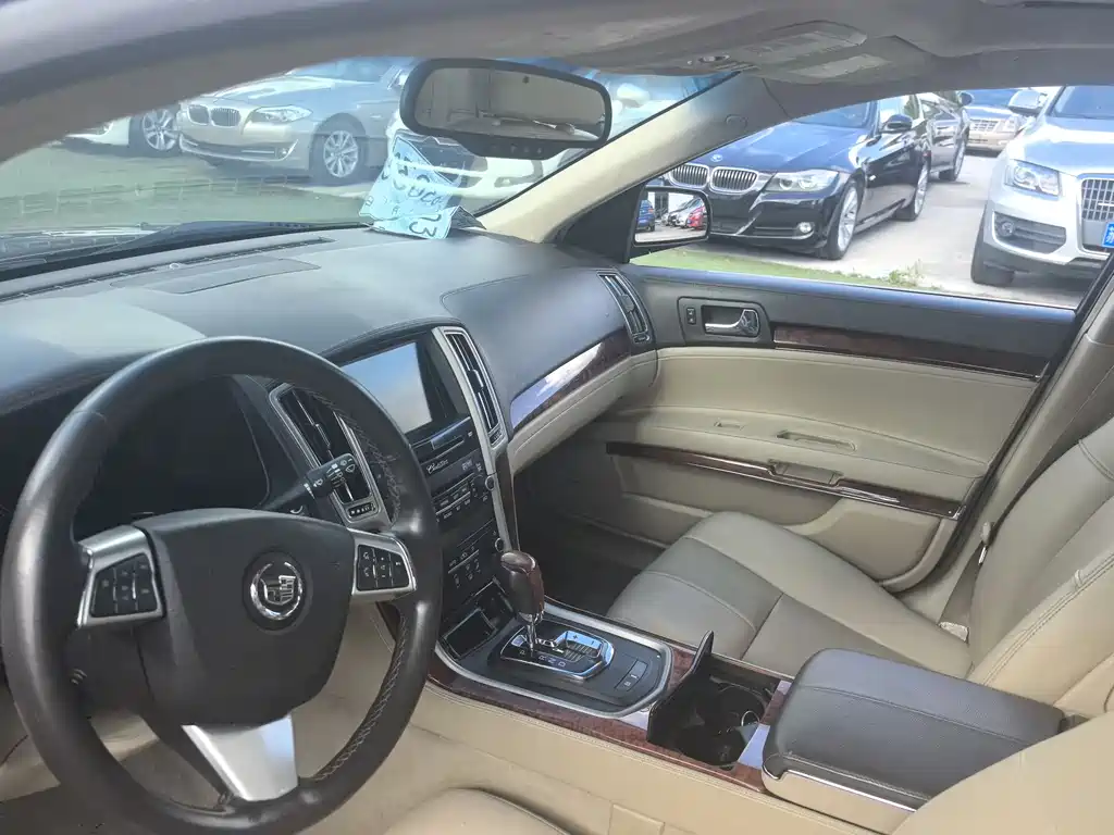 Cadillac SLS — миниатюра 6
