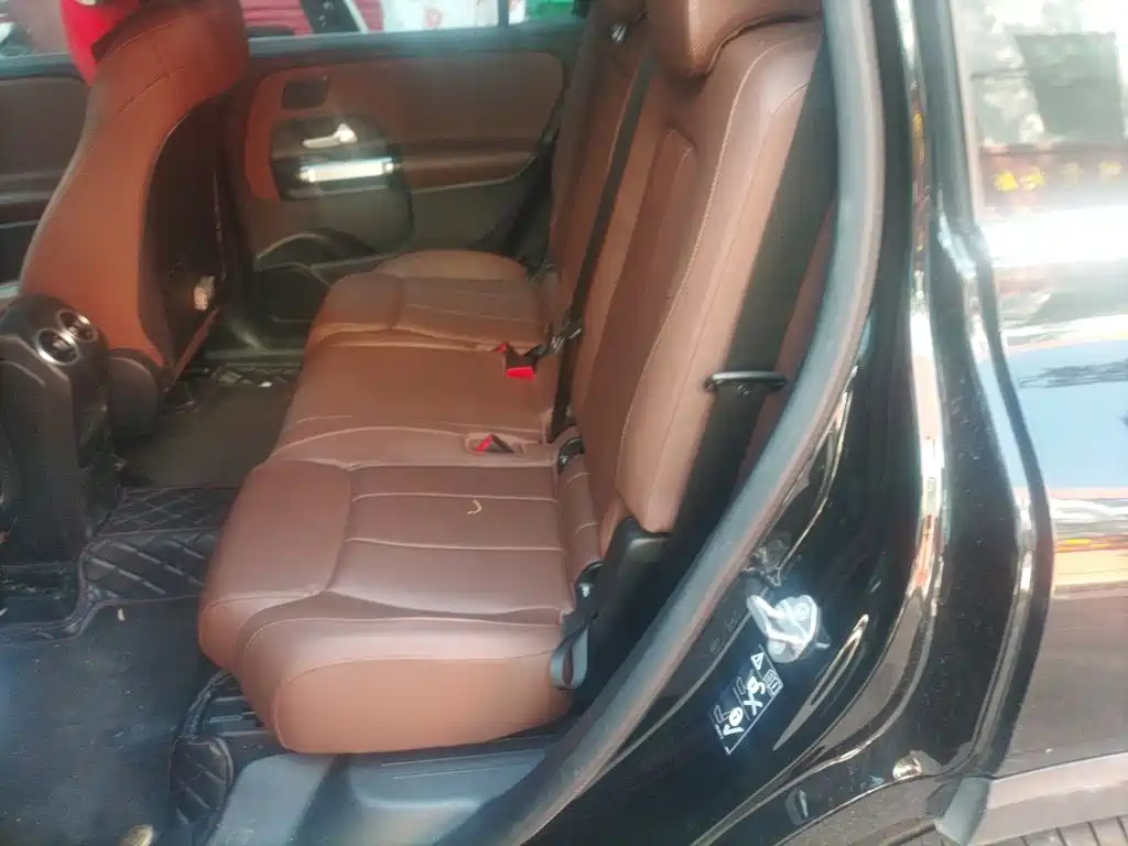 Mercedes-Benz GLB — миниатюра 18
